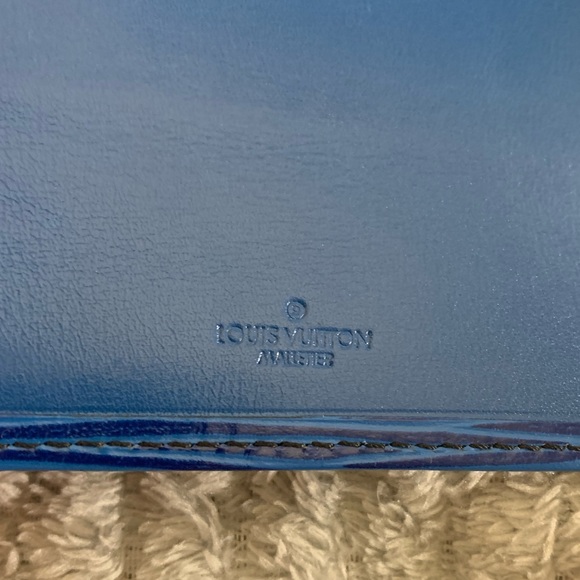 Louis Vuitton Epi Wallet - Picture 7 of 16